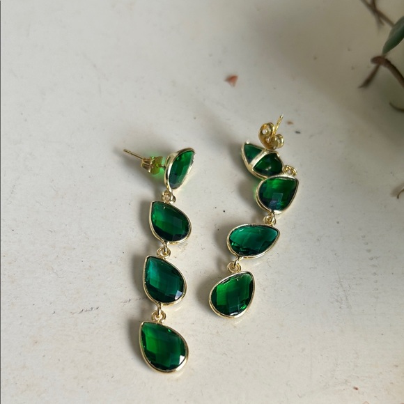 Emerald Quartz Gold 24 k electroplated earrings - Picture 5 of 5